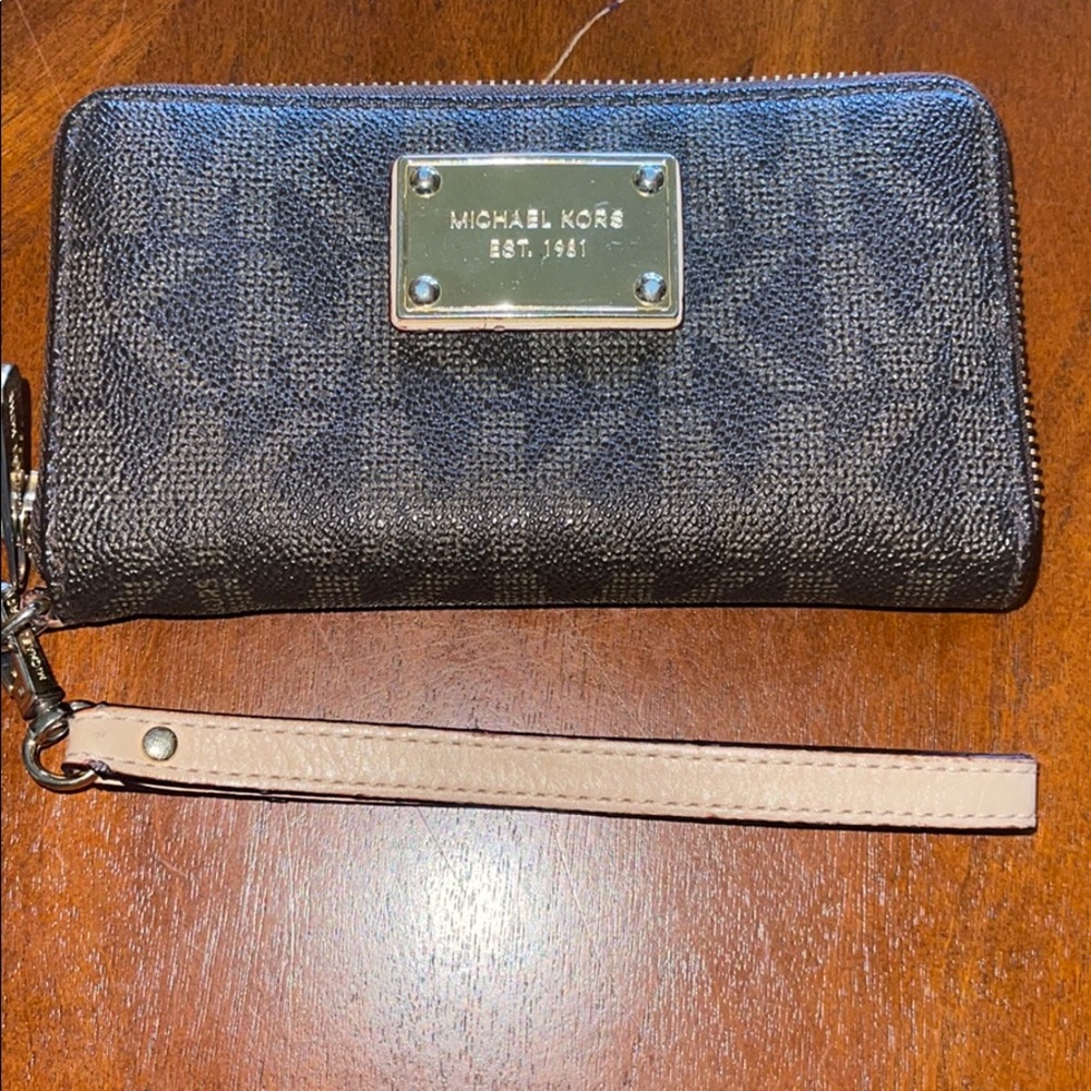 Michael Kors Wallet wristlet